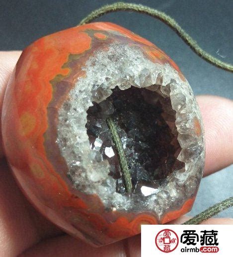 白水晶洞|神秘的白水晶洞功效：靜心與幸運的瑰寶 – 靜心靈石坊